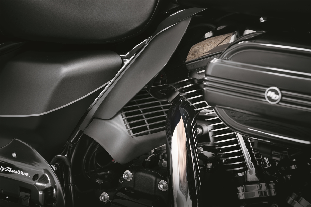 最大94％オフ！ Gas Tank V-Twinによるハーレーダビッドソンのための燃料タンクコンソールドアブラック Fuel Console Door  Black,for Harley Davidson,by V-Twin